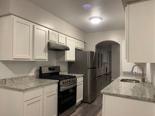 228 Phillips Ave, New Bedford MA 02746-1858 exterior