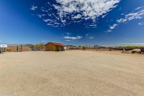 35205 3rd Ave, Phoenix AZ 85027-5908 exterior