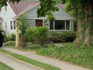 24338 Smith Ave, Cleveland, OH 44145-4817