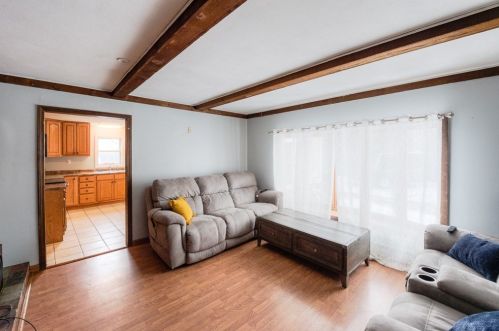 1098 Western Ave, Montgomery MA 01085-2616 exterior