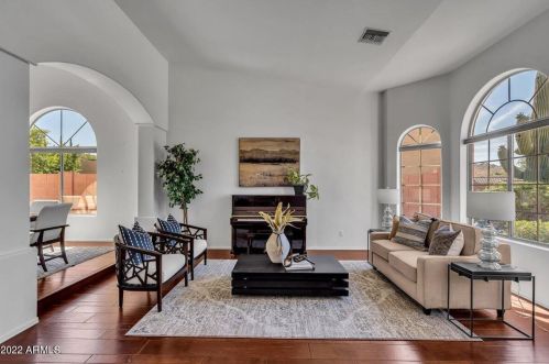 1916 Claire Dr, Phoenix AZ 85022-4106 exterior