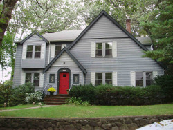 46 Larchmont Ave, Newton, MA 02468-2031