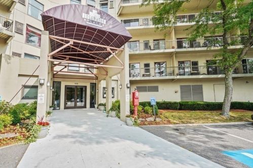 133 Commander Shea Blvd, Quincy MA 02171-1560 exterior