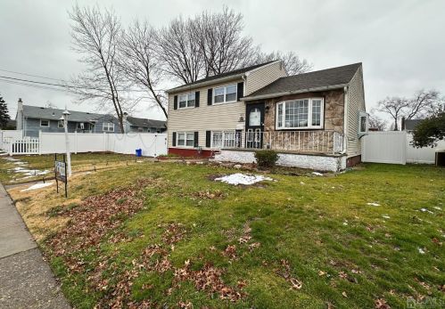 25 Fillmore Ave, Carteret NJ  07008-2238 exterior