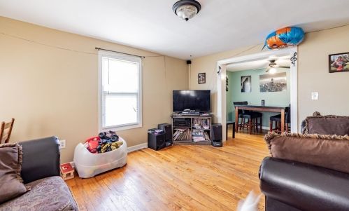 89 Mechanic St, Montgomery MA 01085-3073 exterior