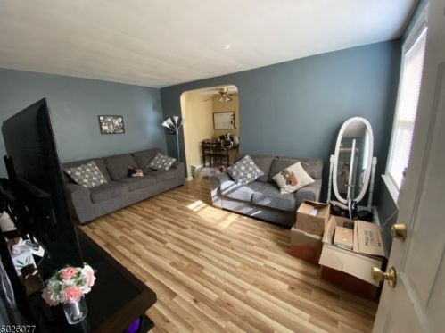 19 Carpenter Ter, Belleville NJ  07109-4441 exterior