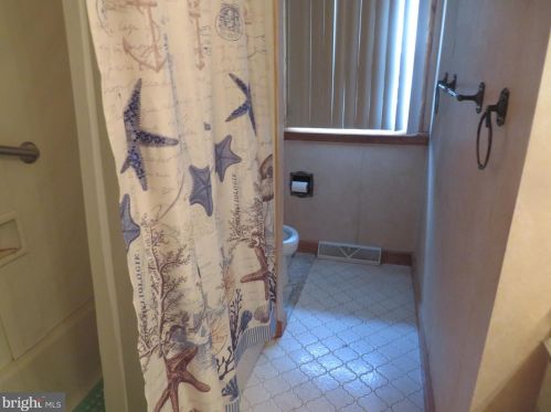 1201 Simpson Ave, West Deptford NJ 08063-1133 exterior