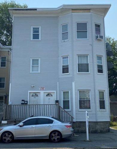 97 Swan St, Methuen MA  01844-5324 exterior
