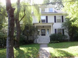 150 Mount Vernon St, Newton, MA 02465-2517