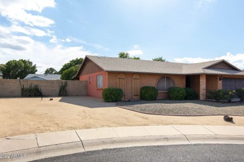 3651 Aire Libre Ave, Phoenix, AZ 85053-2813