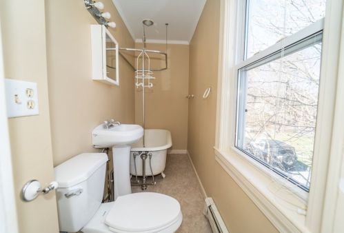 1 Hamilton St, Plymouth MA 02360-4101 exterior