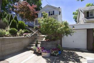 38 Bayard Ave, Kearny, NJ 07032-1801