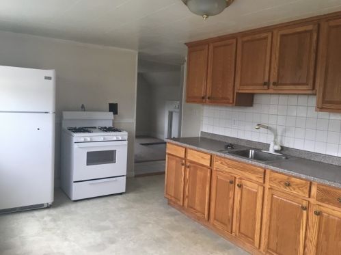 100 Linden St, Whitman MA 02382-2414 exterior