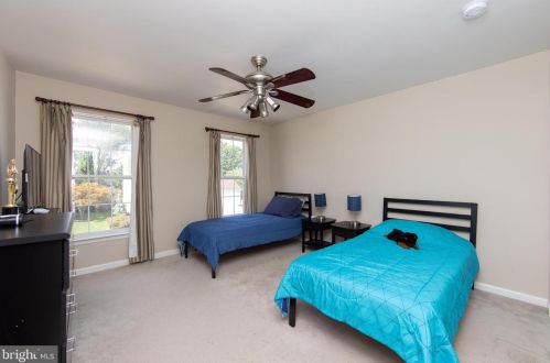 36 Hackemore St, Burlington NJ 08016-3056 exterior