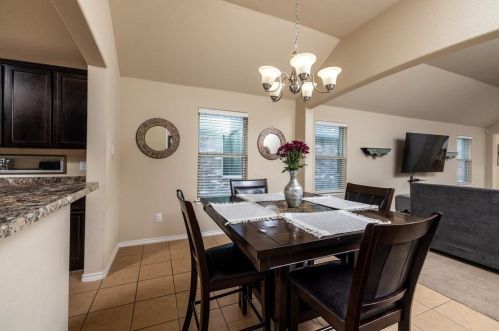 5432 Grenada Dr, Fort Worth TX 76119-8502 exterior