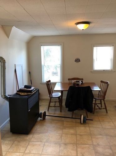 27 Upsala St, Worcester MA 01610-2044 exterior