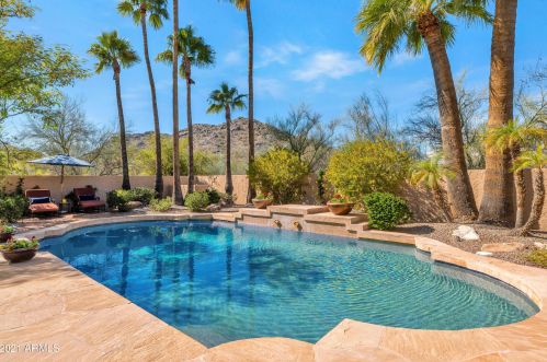 9416 47 St, Phoenix AZ 85028-5204 exterior