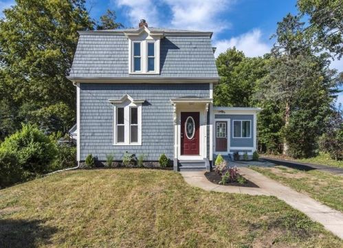 65 Hollis St, Weymouth, MA 02190-1413