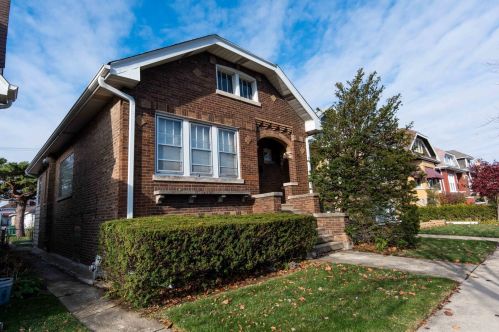 2226 Clinton Ave, Forest View, IL 60402-2104