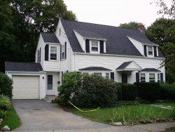 12 Regina Rd, Newton, MA 02466-1413