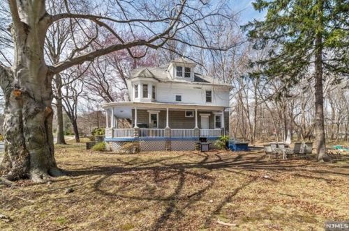 133 Grant Ave, Cresskill NJ 07626-1203 exterior