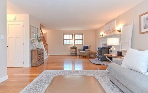 37 Needham St, Norfolk MA  02056-1648 exterior