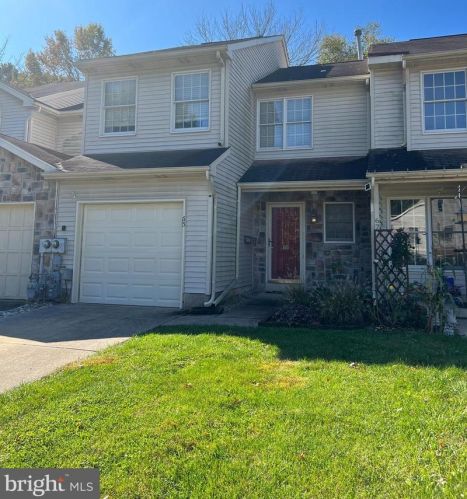 65 Barry Dr, West Deptford NJ  08051-1179 exterior