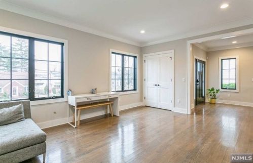 158 Magnolia Ave, Tenafly NJ  07670-1828 exterior