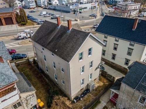 1029 Plymouth Ave, Fall River MA 02721-1939 exterior