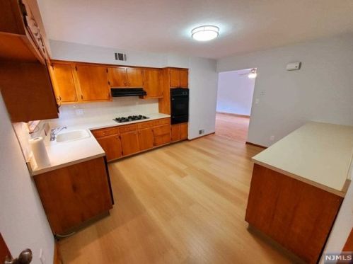 20 Midland Ave, Kearny NJ 07032-2783 exterior