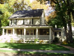 37 Mountfort Rd, Newton, MA 02461-1405