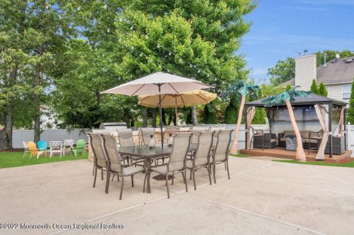 1 Highland Dr, Jackson Twp NJ 08527-1213 exterior