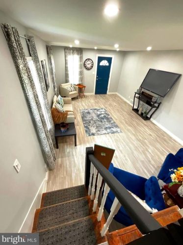 255 Thomson Ave, West Deptford, NJ 08066-1640