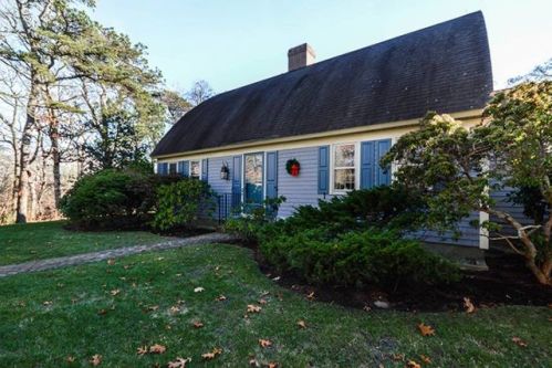 111 Attucks Trl, Chatham, MA 02633-2571
