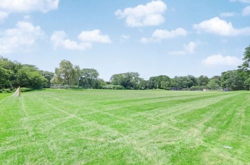 1244 Beacon St, Newton MA 02468-1717 exterior