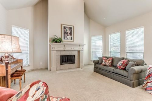 7020 Coverdale Dr, Plano TX 75024-7553 exterior