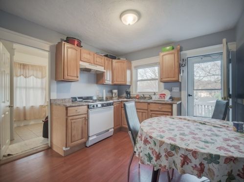 1025 Pleasant St, Weymouth MA 02189-2515 exterior