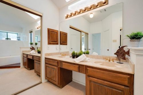 418 Country Vw Ln, Garland TX 75043-5608 exterior