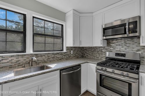 805 Bluebell Dr, Jackson Twp NJ 08527-4116 exterior