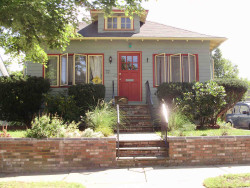 72 Tolman St, Newton, MA 02465-1020