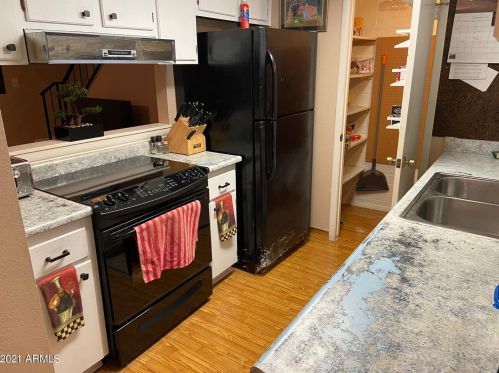 8413 34th Ave, Phoenix AZ 85053-2909 exterior