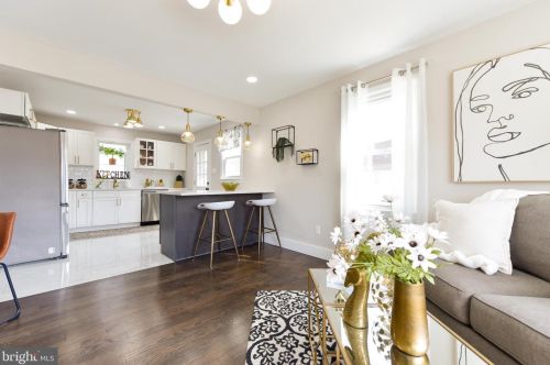 1102 Cumberland Ave, West Deptford NJ  08096-3041 exterior