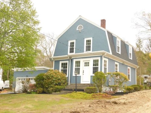 327 Quincy St, Fall River MA  02720-4421 exterior