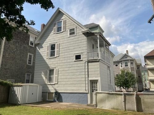 340 Earle St, New Bedford, MA 02746-1816