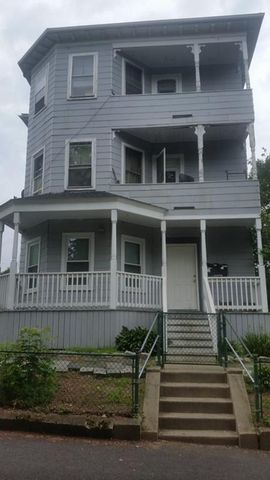 55 Stanton St, Worcester, MA 01605-2827