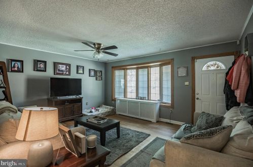 738 Chestnut Ave, West Deptford NJ 08097-1606 exterior