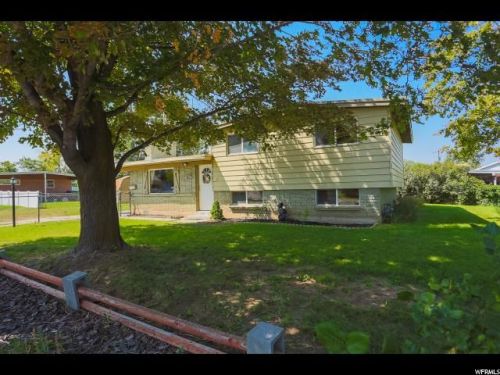 9130 Greenwood Dr, Sandy, UT 84070-2840