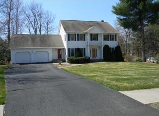 76 Hawks Cir, Montgomery, MA 01085-1576