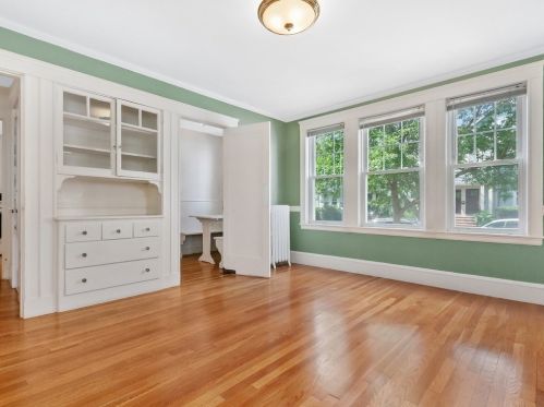 18 Mary St, Arlington MA 02474-8827 exterior