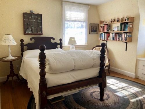 32 Old Farm Rd, Dedham MA 02026-4115 exterior